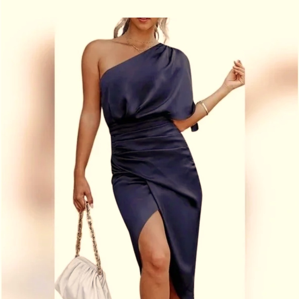 One shoulder dress